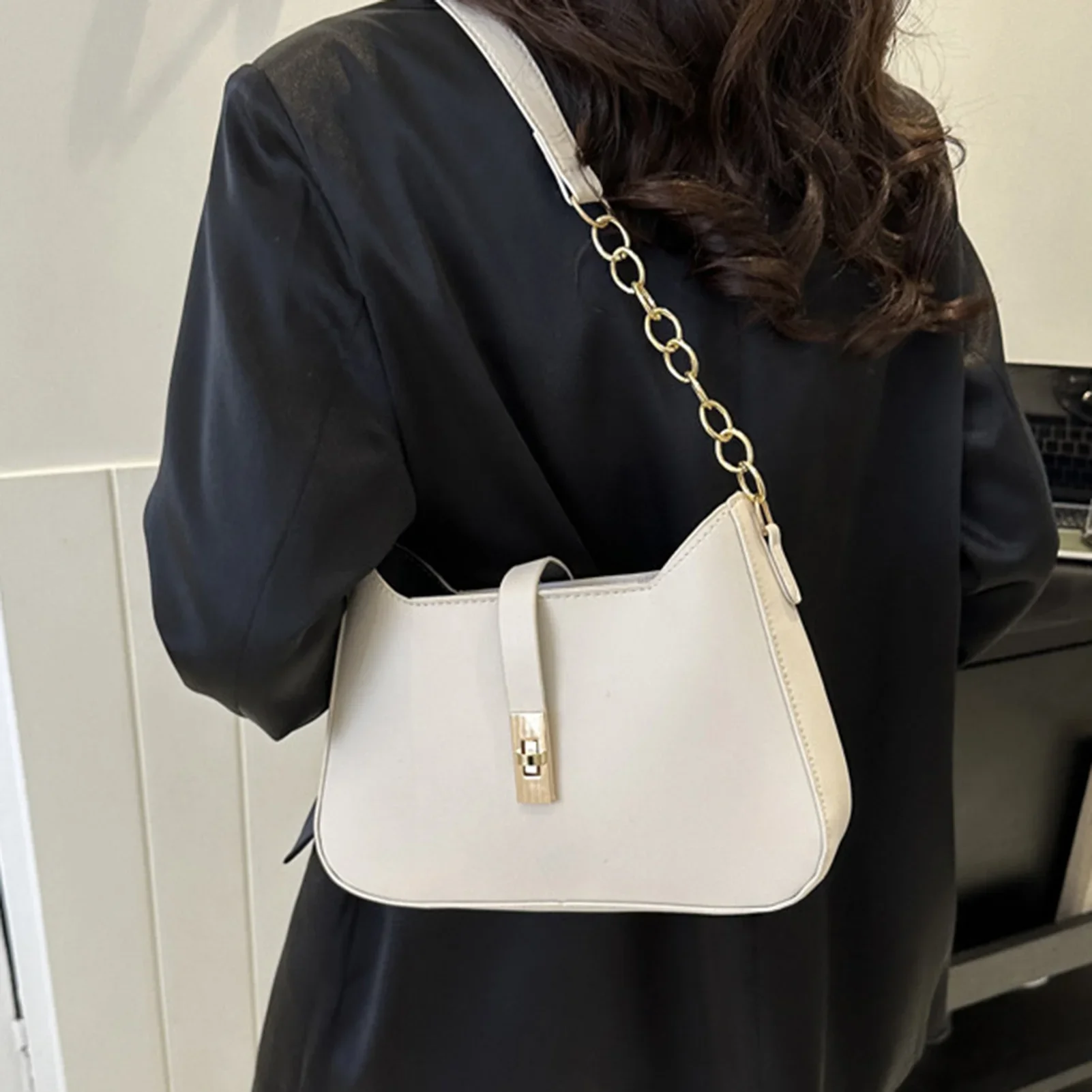 2024 حقائب يد نسائية جديدة على الموضة ريترو بلون بولي Leather جلدية الكتف تحت الإبط حقيبة كروسبودي حقائب يد نسائية غير رسمية للفتيات