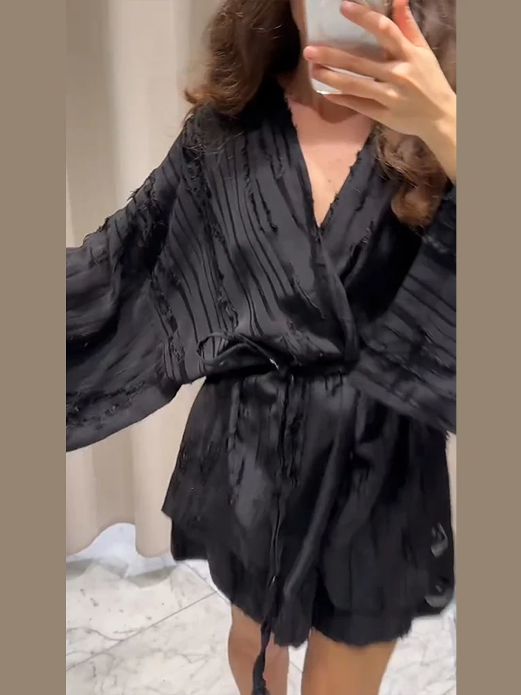 Casual Shirts Shorts Sets Frauen Lace Up V-ausschnitt Langarm Blusen Elastische Taille Kurze Hosen 2025, Herbst Neue Dame Lose Outfits