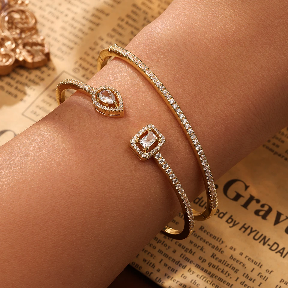 Neues 2-teiliges Set von Kupfer Metall eingelegt Zirkonium Geometrische gestapelte Armband Set Frauen überzogen Urlaubsgeschenk Armband Schmuck