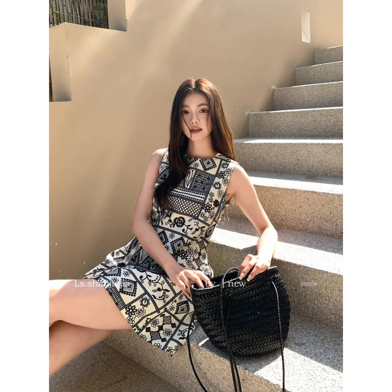 

2026 Spring Ethnic-Style Printed Sleeveless Dress With Round Neck And Waist-Cinching Design A Slimming EffectAShort Holiday