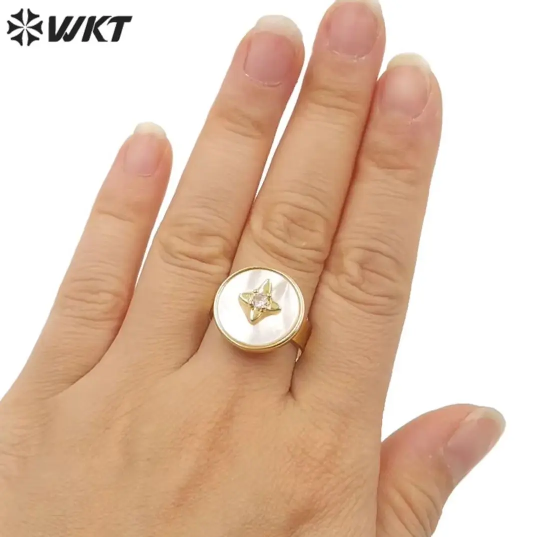 

WT-MPR025 WKT Классический стиль Кольца из натуральной ракушки Круглый клевер с кольцами из циркона Очаровательные женские ювелирные изделия Подарочные аксессуары