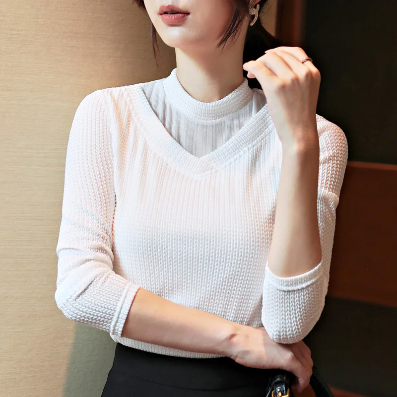 Lady Korean Version In Autumn Winter With Sweater New Women'S Loose And Thin Lace Stitched Knitted Bottomed Shirt Top Female