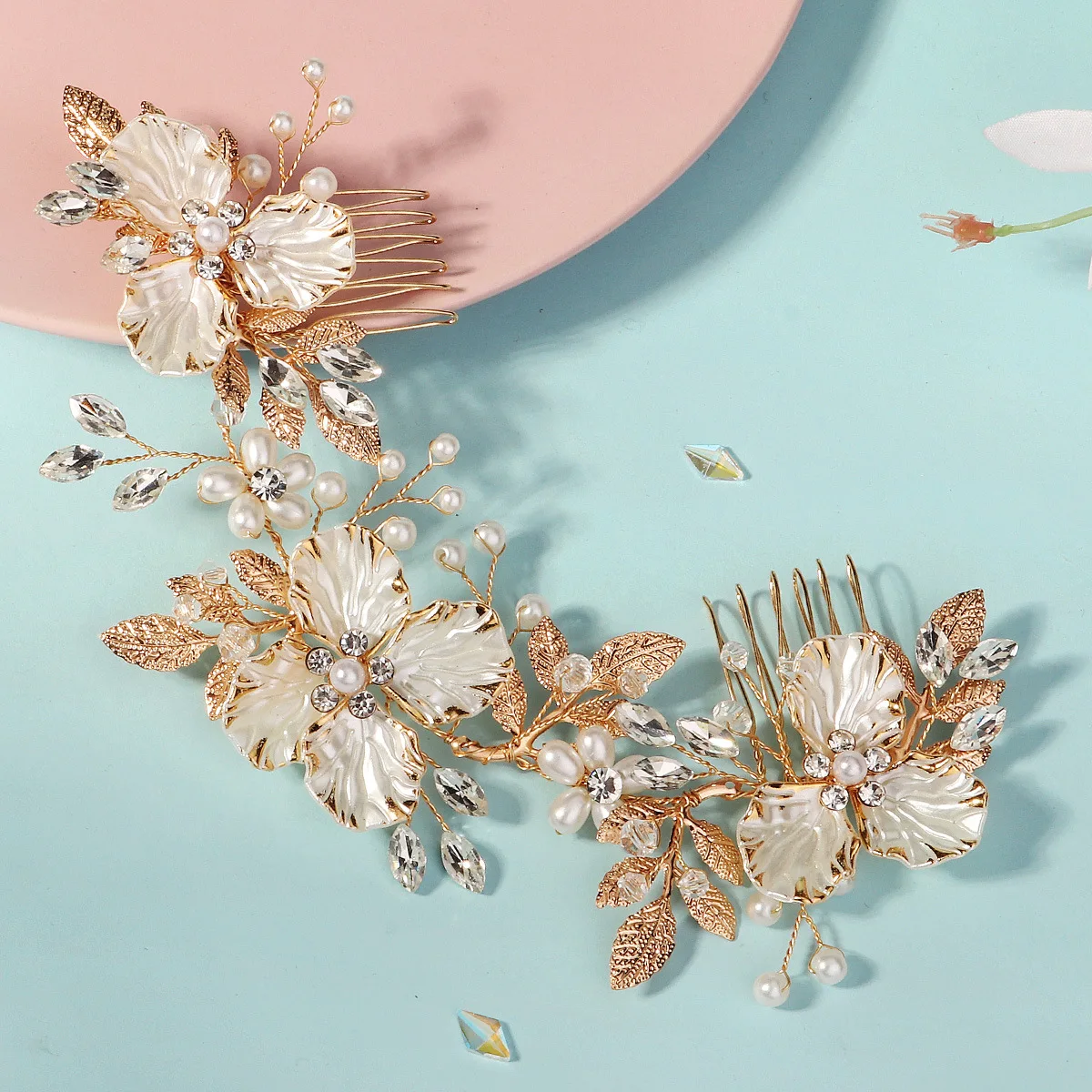 اكسسوارات الزفاف اليدوية إدراج مشط فستان الزفاف تصفيف أغطية الرأس الذهب جو المياه الماس اللؤلؤ زوج مشط الشعر مشط