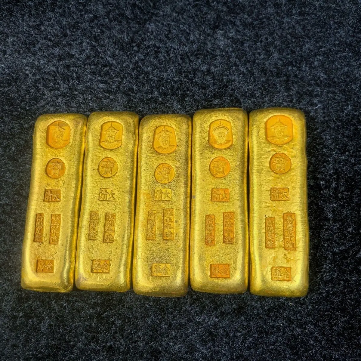 The Five Emperors of the Qing Dynasty Wenwan ornaments were randomly sent.