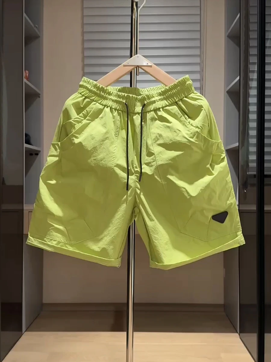 

Модные повседневные мужские шорты Лето 2025: Новые, простые, универсальные рабочие брюки с карманами, молодежные, свободного кроя, со средней талией