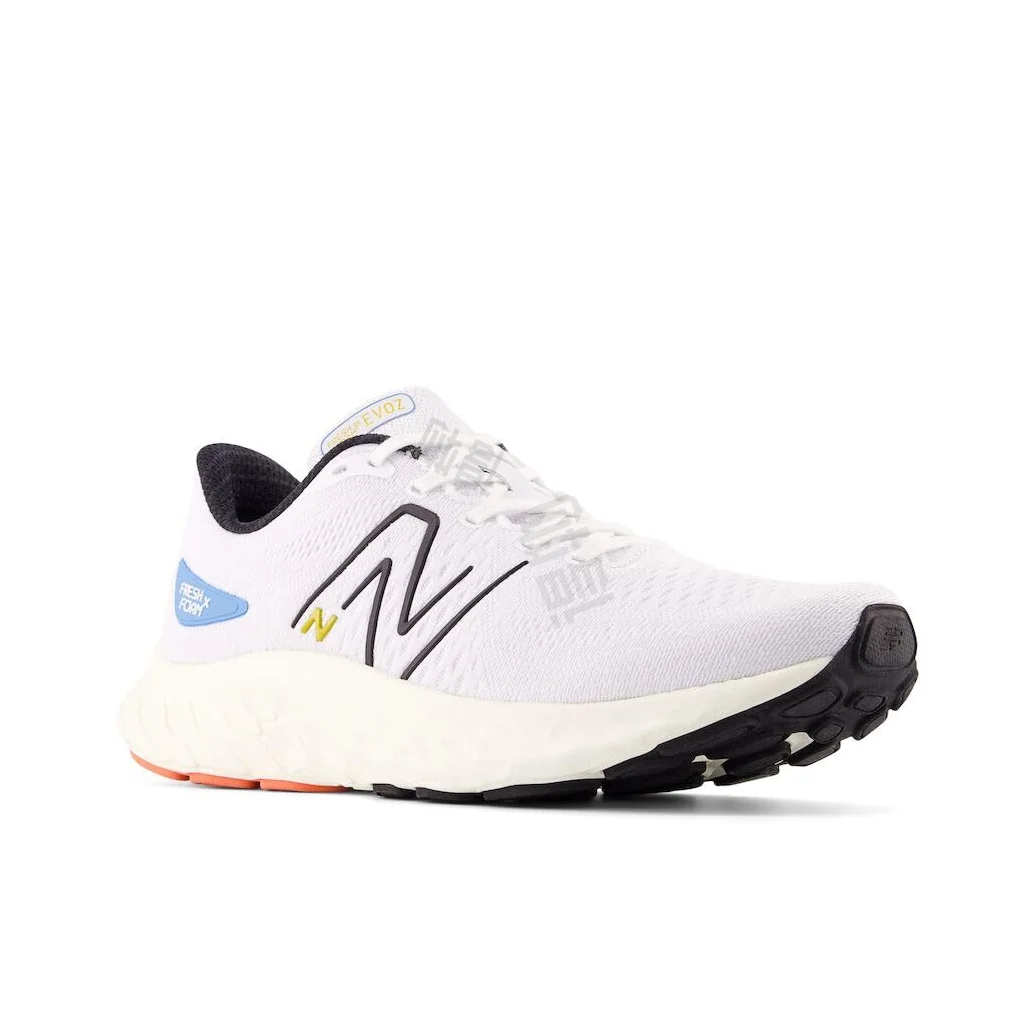 حذاء الجري الجديد من New Balance NB Fresh Foam مريح ومتعدد الاستخدامات للتدريب بقصة منخفضة للرجال، أبيض/أسود
