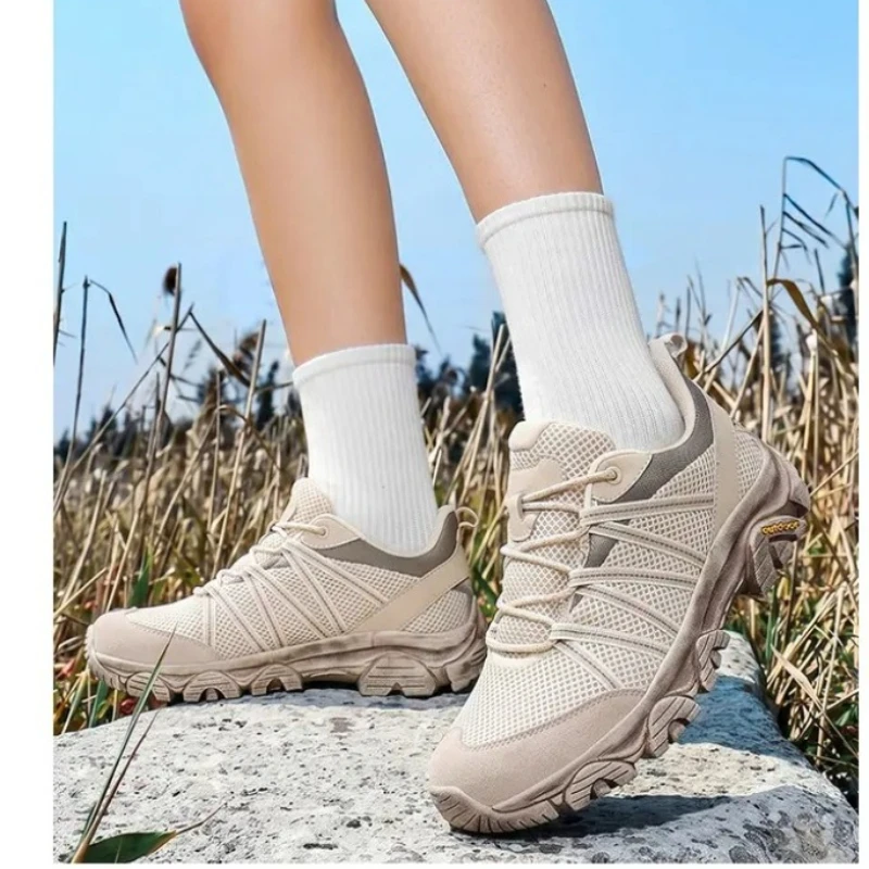 

New men's and women's outdoor shoes