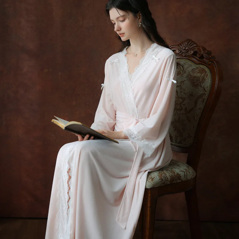 

Velvet Robe for Women Sweet Velvet Warm French Palace Princess Pink Bathrobe Loose Autumn Winter V-neck Pajama