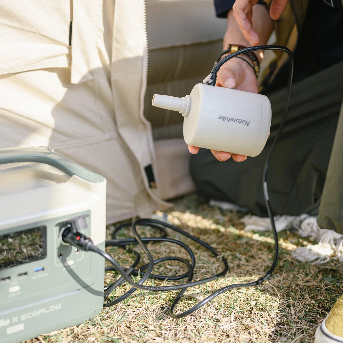 Naturehike XIngxuan Outdoor High-power Air Pump Portable IP44 Quick Inflation Electric Inflator for Air Mat Pillow NH21ZM009
