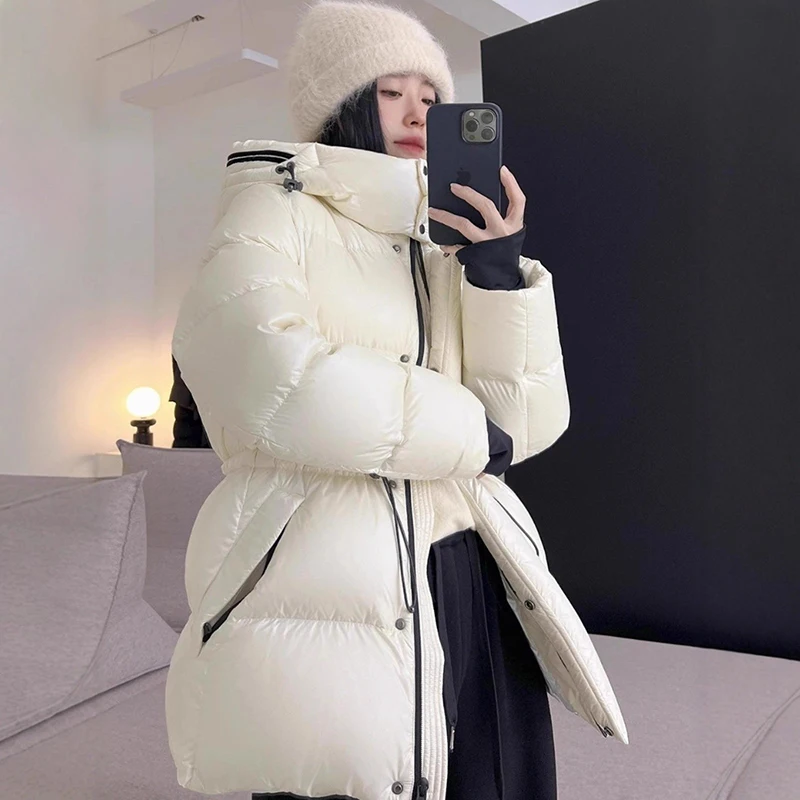 سترة نسائية دافئة بقلنسوة 2025 شتاء جديد 90 أوزة أسفل سترة نسائية عالية الجودة موضة مزاجه المرأة باركر H754