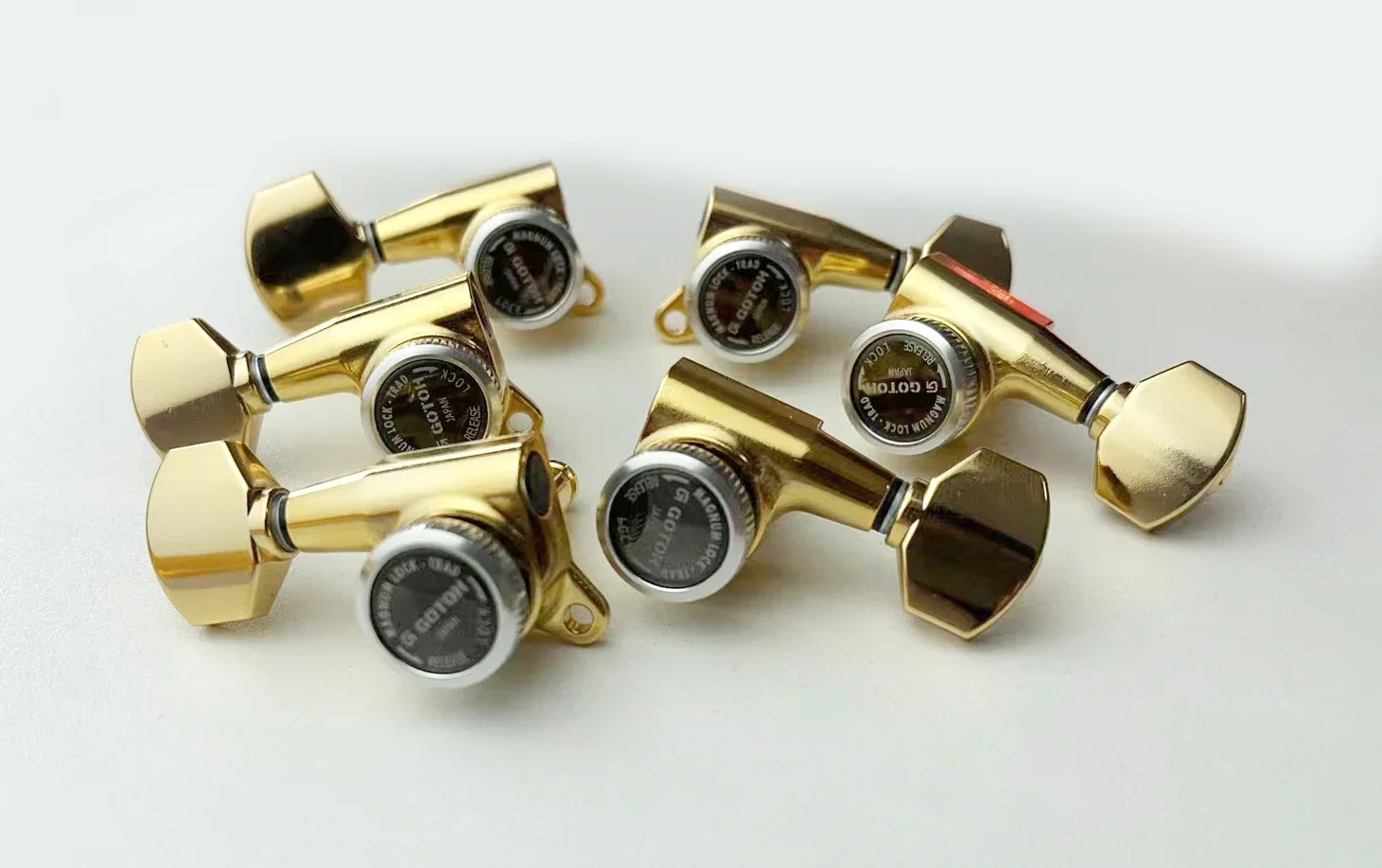 

Original GOTOH SG381-07-MGT Electric Guitar Locking Machine Heads Tuners ( Gold ) Tuning Peg MADE IN JAPAN {Without box}