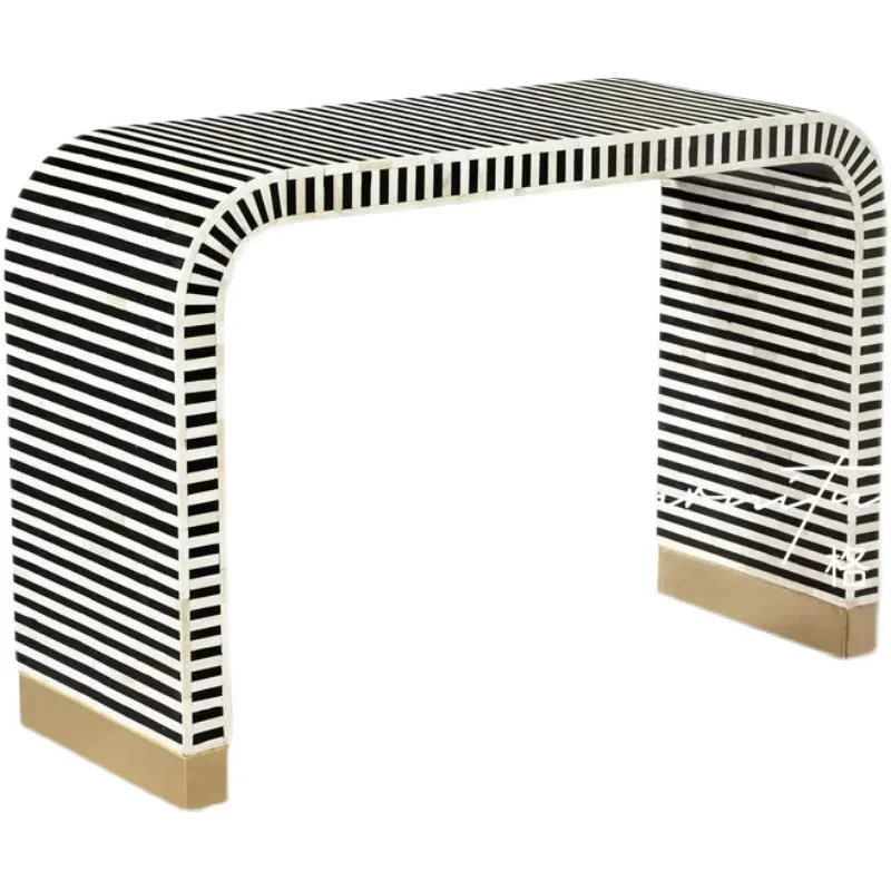 Foyer simples e moderno, armário lateral do sofá