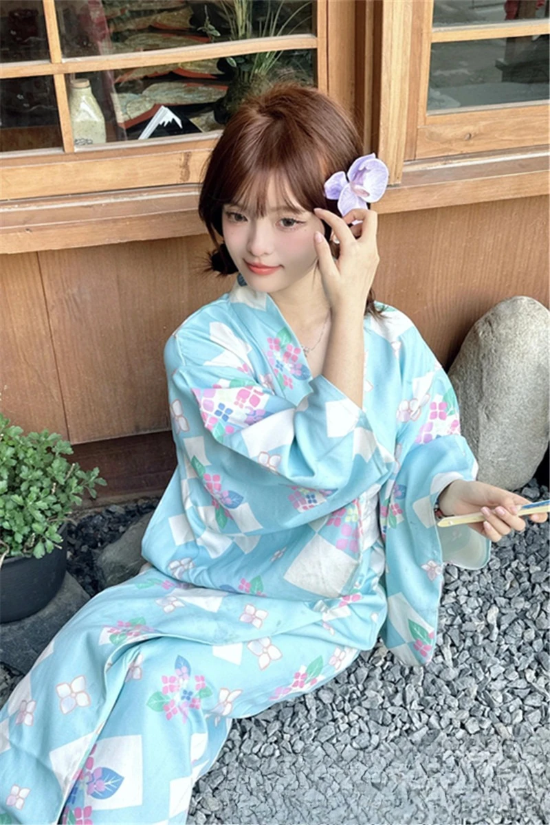جديد وصول كيمونو المرأة زهرة زرقاء نمط لطيف فتاة السفر التصوير الفوتوغرافي الزي الياباني التقليدي