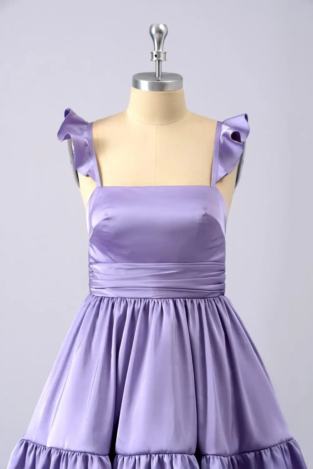 فساتين قصيرة لحفلات العودة للوطن للمراهقين 2025 على شكل حرف A من الساتان مطوي فساتين حفلات الكوكتيل فوق الركبة، فستان قصير للحفلات الراقصة