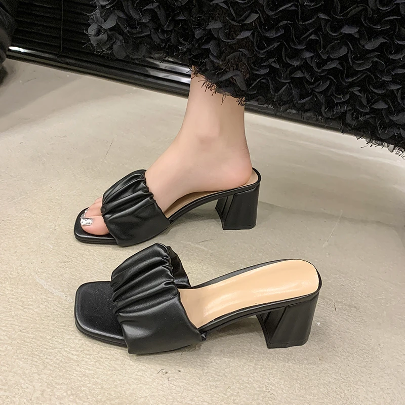 Pantofole da donna morbide e comode con punta aperta Abito alla moda Pantofole con punta pieghettata Tacchi alti Sandali da donna