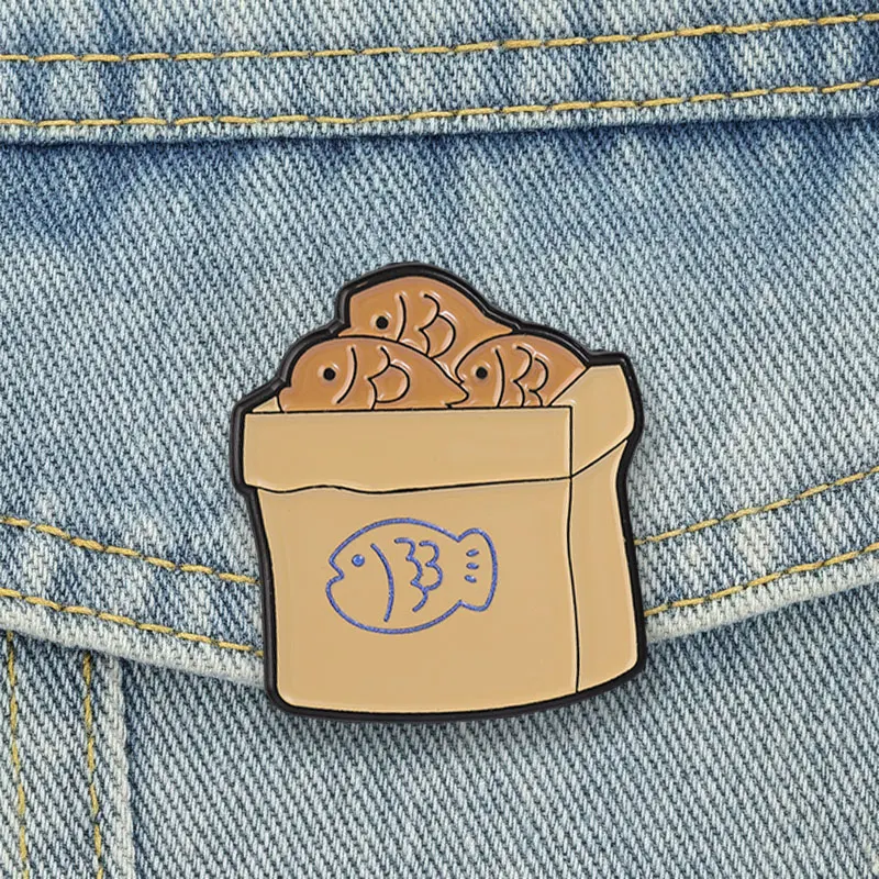 Taiyaki Paper Bag Enamel Pins Japanese Snack Brooch Street Food Badge Kawaii Fish Pastry Jewelry Gift for Friends