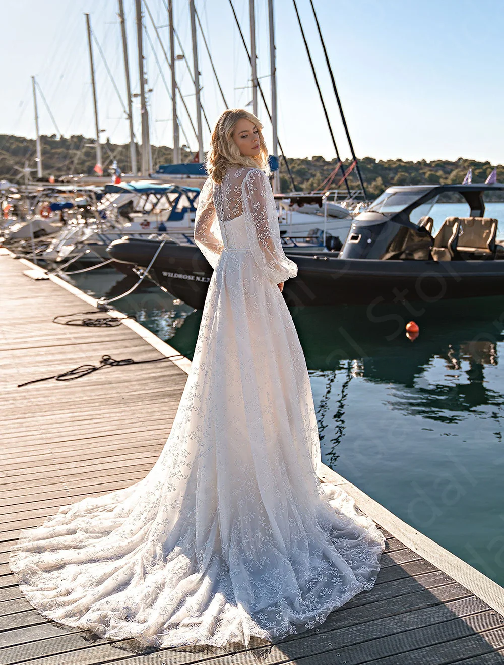 Charming Beach Wedding Dresses Boho Bridal Gowns Lace Long Sleeves Bride Dresses Summer High Neck Wedding Gowns 2024 Beaded