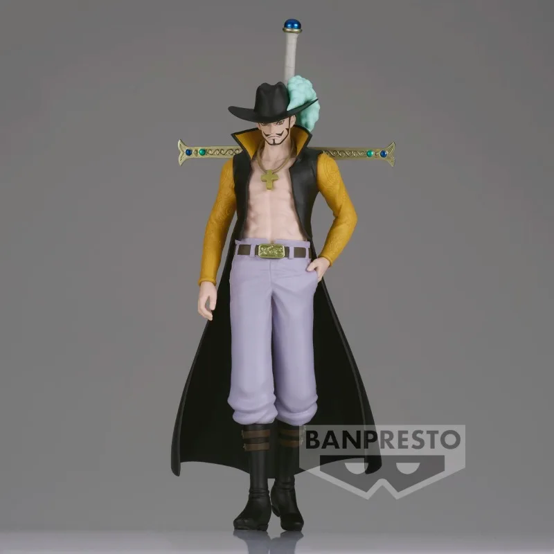 In Stock Bandai BANPRESTO THE Voyage One Piece Dracule Mihawk Anime Action Figure Toy Gift Model Collection Hobby