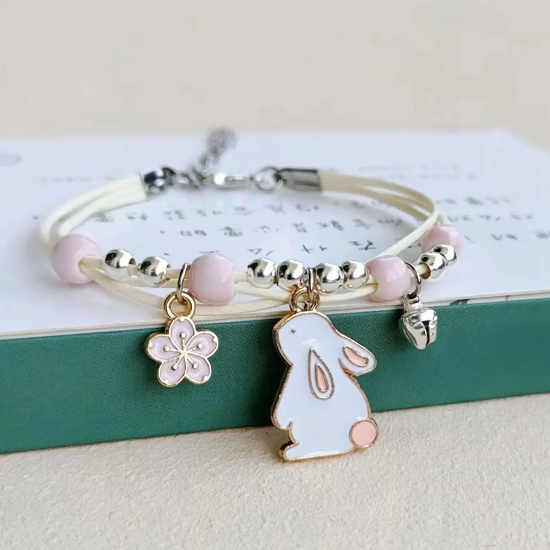 Bracelets coréens mignons en forme de lapin, fleur, clochette, papillon et chat pour femmes, bijoux d'amitié à la mode