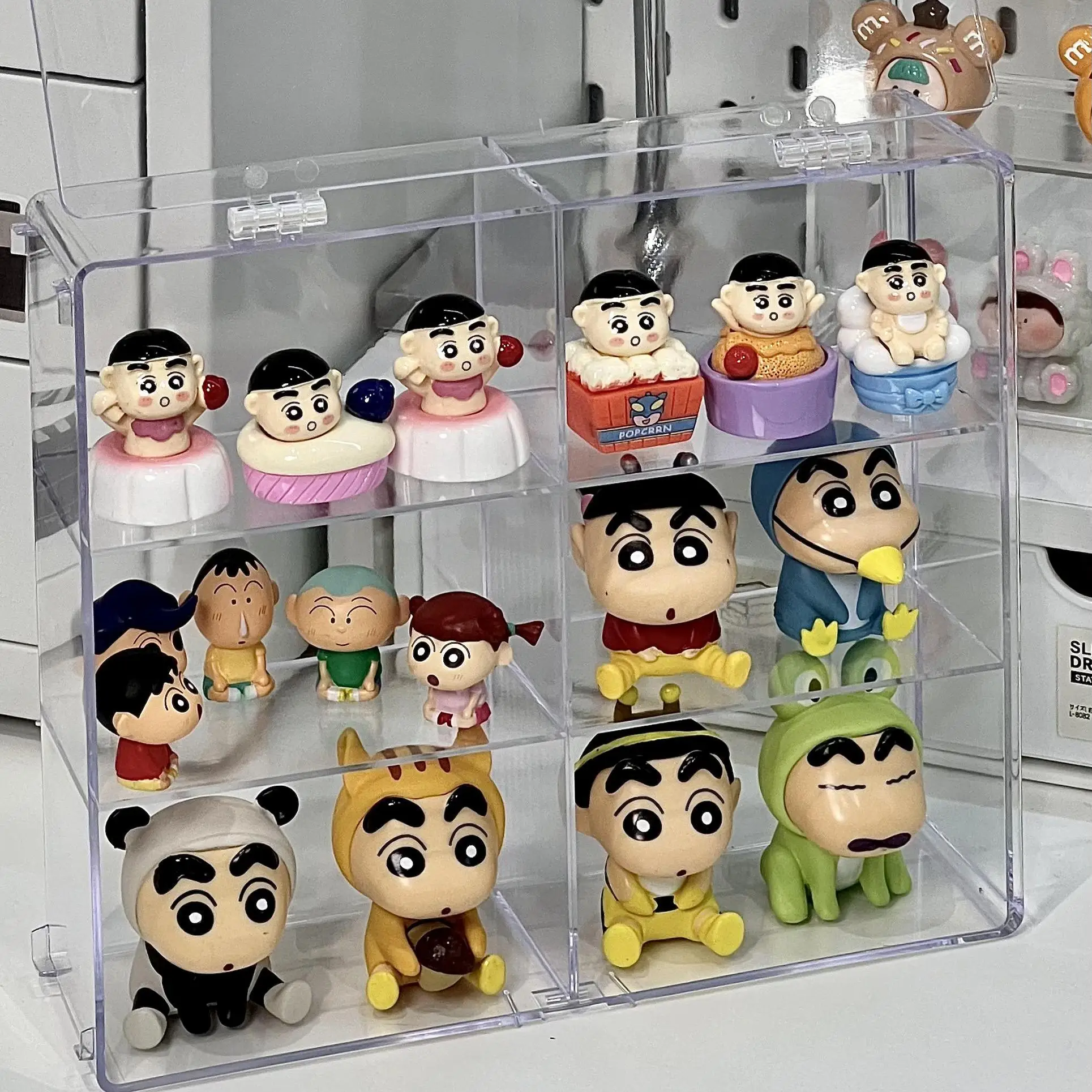 Hand-made display shelf multi-layer transparent doll blind box display shelf cute little pendants receive shelves