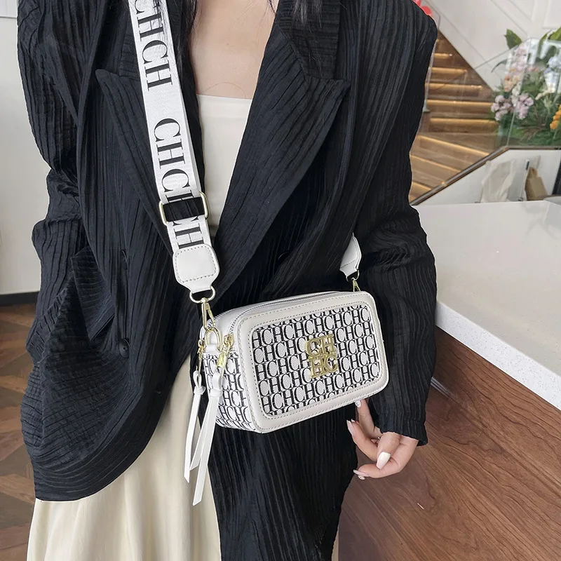 Unique 2025 Square Bag for Women, Chic Structured Crossbody Purse, Minimalist Designer Shoulder Bag, Trending Bestseller