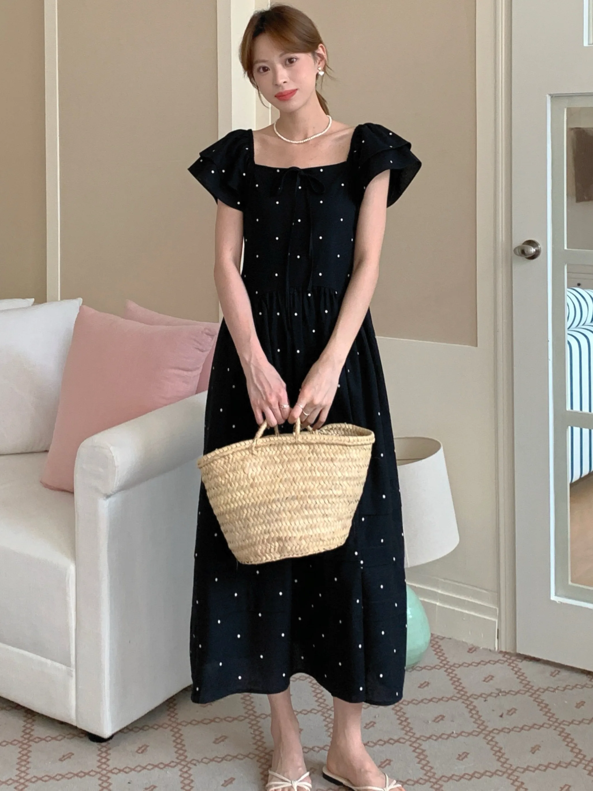 Letnia, nowa, elegancka sukienka w grochy, z jednym ramiączkiem, długa spódnica damska, do pracy, o regularnym kroju, średniej długości, miękka.