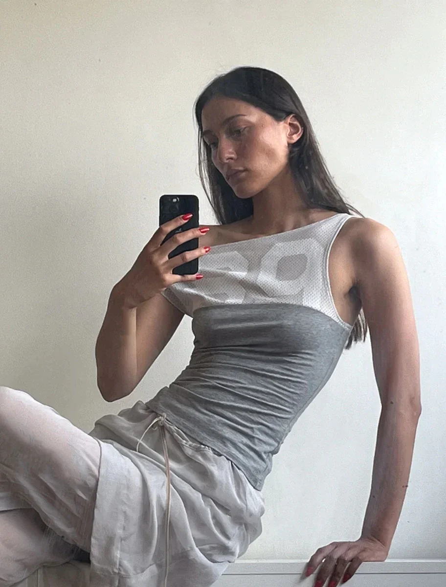 Taurasi Grey Mesh Patchwork Shoulder-Sleeved T-Shirt with Digital Print Blouse Top