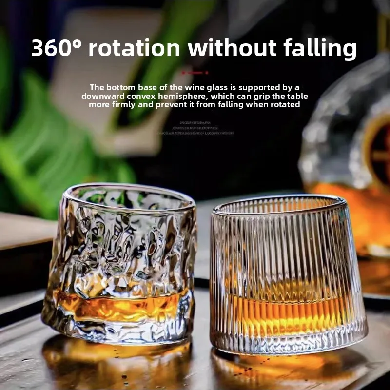 A High-end Whiskey Glass with A Rotating Vodka Cup and A 360 Degree Rotating Crystal Rum Glass for Cocktail Parties