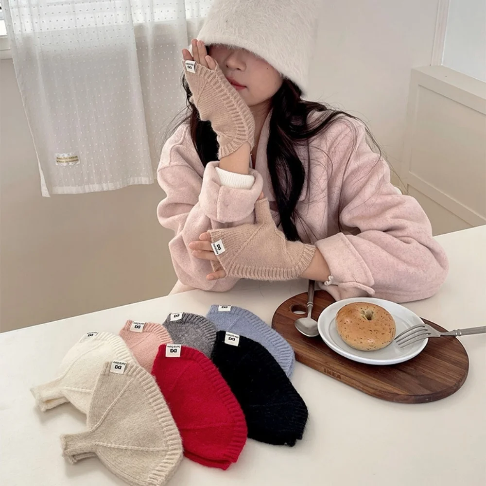 Shell Shaped Half C… - image