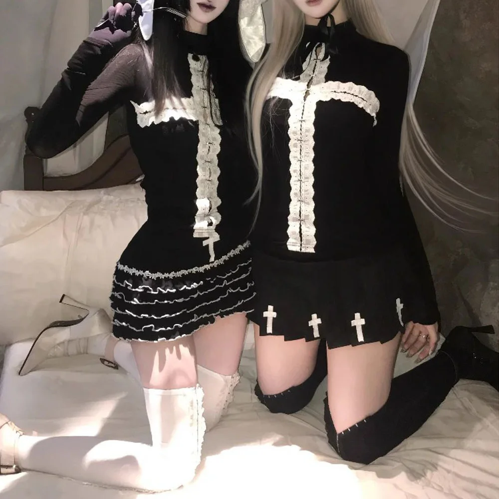 

2026 Black Lolita Punk Rock Women T-Shirt Vintage Tees Subculture Grunge Graphic Slim Fit Streetwear Y2k Crop Top 2000s Clothing