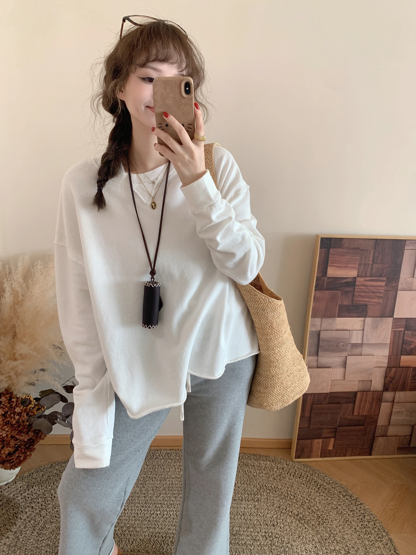 

Spring New Loose Casual Lazy Sle Frayed Hem Sweatirt Women's Loose round Ne Long Sve Loose Feeling Top T-irt Women