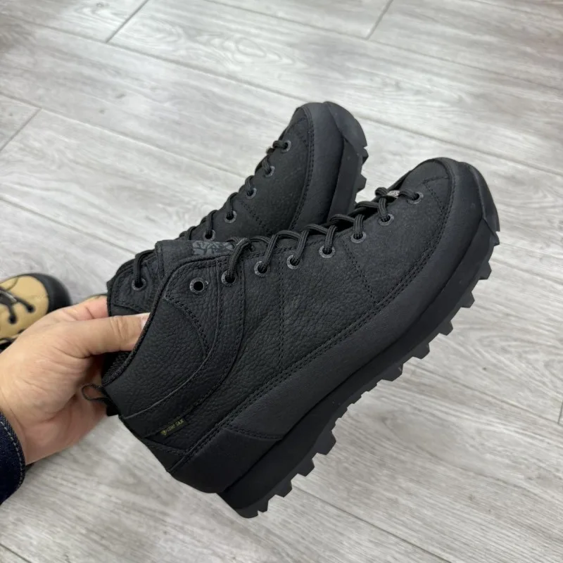 Outdoor Non-slip Wear-resistant Walking Shoes Men\'s Leather Mid-top Sports Shoes Lightweight Comfortable Mountaineering Shoes