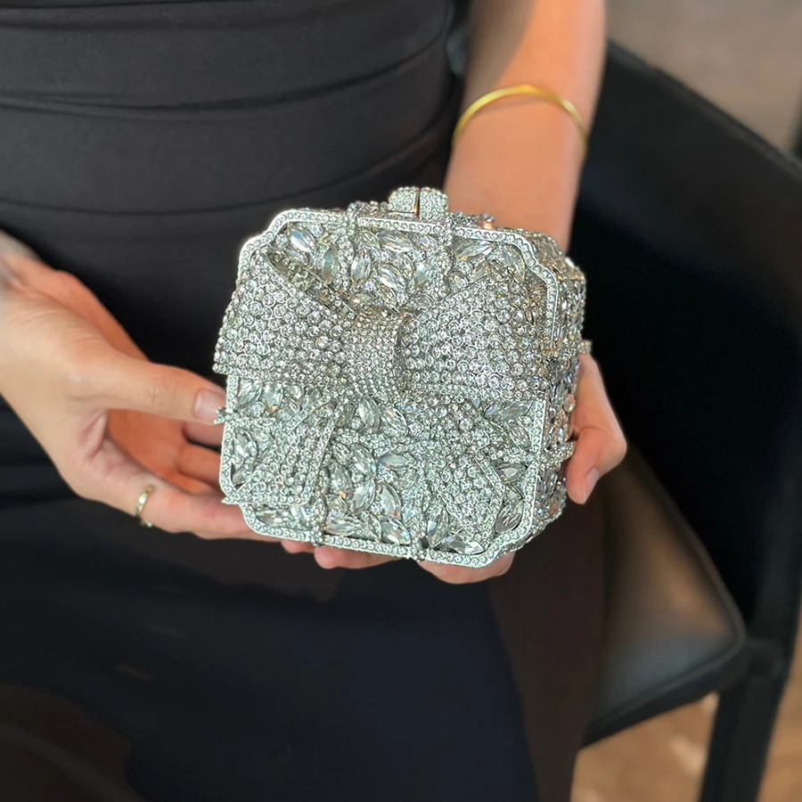 Shiny Bow Women Silver Box Crystal Clutch Purses Bridal Stone Handbags Ladies Evening Bags Wedding Party Chains Shoulder Bag