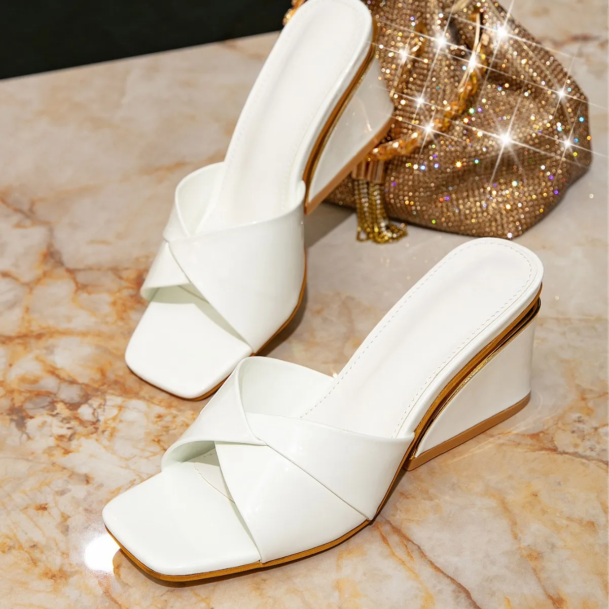 

Summer New Fashion Open Toe Solid Color Simple Leather Surface Versatile Candy Color Large Slippers Square Heel Shoes Women