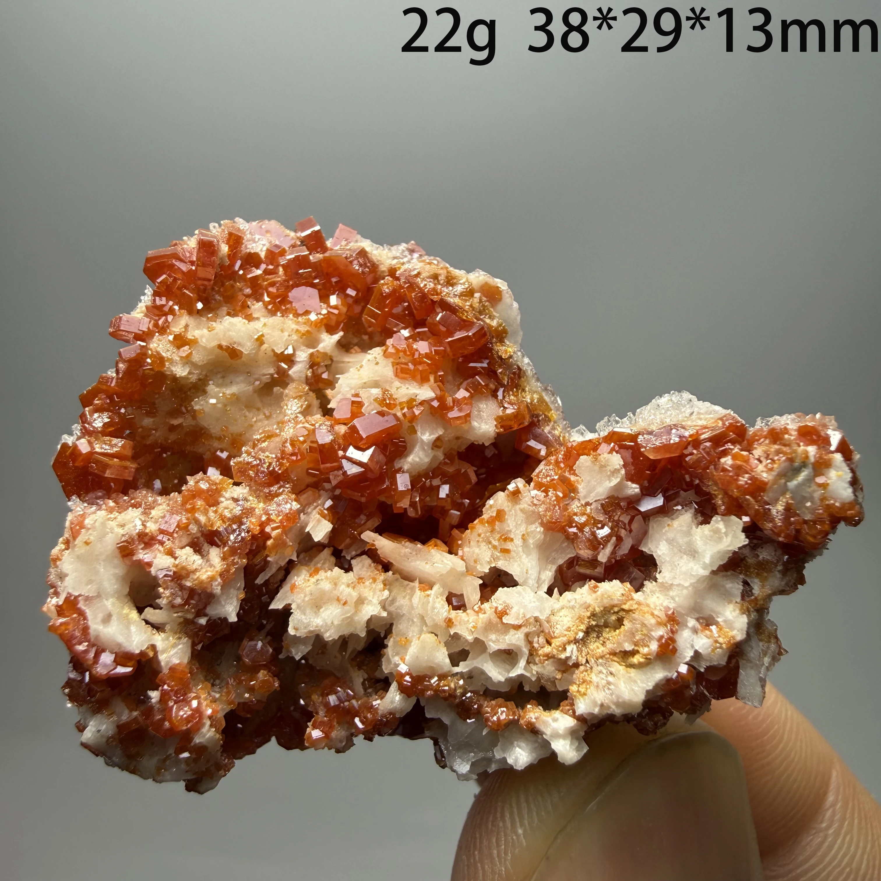 Cristal de Vanadinita Natural en Matriz de Barita, Origen Marruecos, Espécimen Mineral de Vanadinita Roja Cruda para Colección A4-2-17
