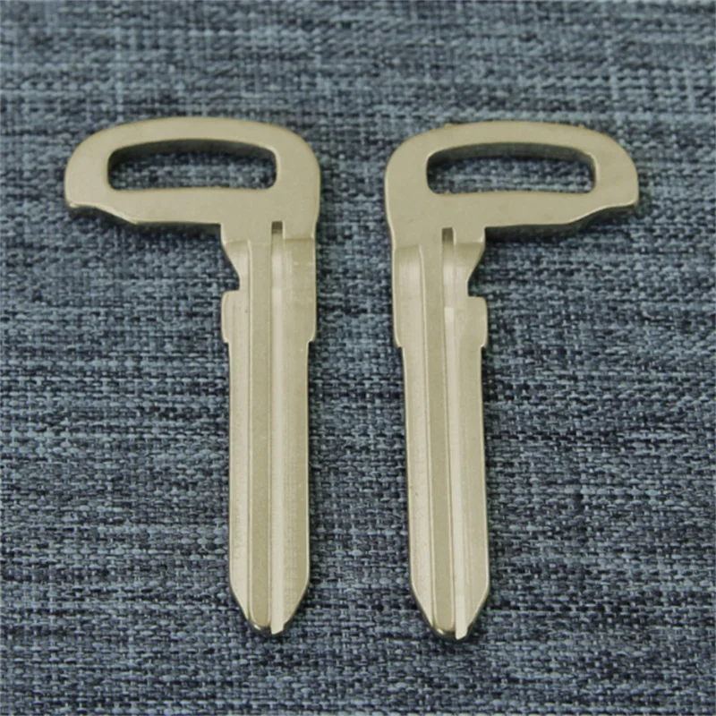 

2PCS Car Smart Key Blade Keyless Fob Blank Emergency Key Blank Spare Door Key for Toyota Raise Daihatsu Motor