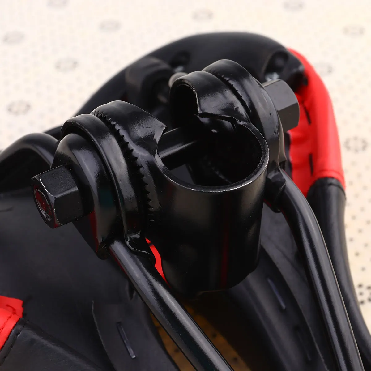 

1Pcs Breathable Mountain Bike Saddle Comfortable Thickened Shock Absorbing Ergonomic Cycling Seat Cushion Black Red