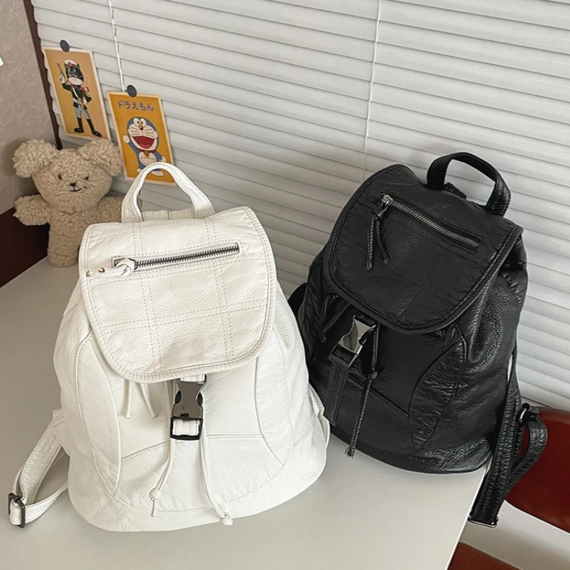

2026 Washed Women's Backpack New Versatile Soft Leather Large Capacity Travel Backpack Commuting Design High-end Sense Niche Bag