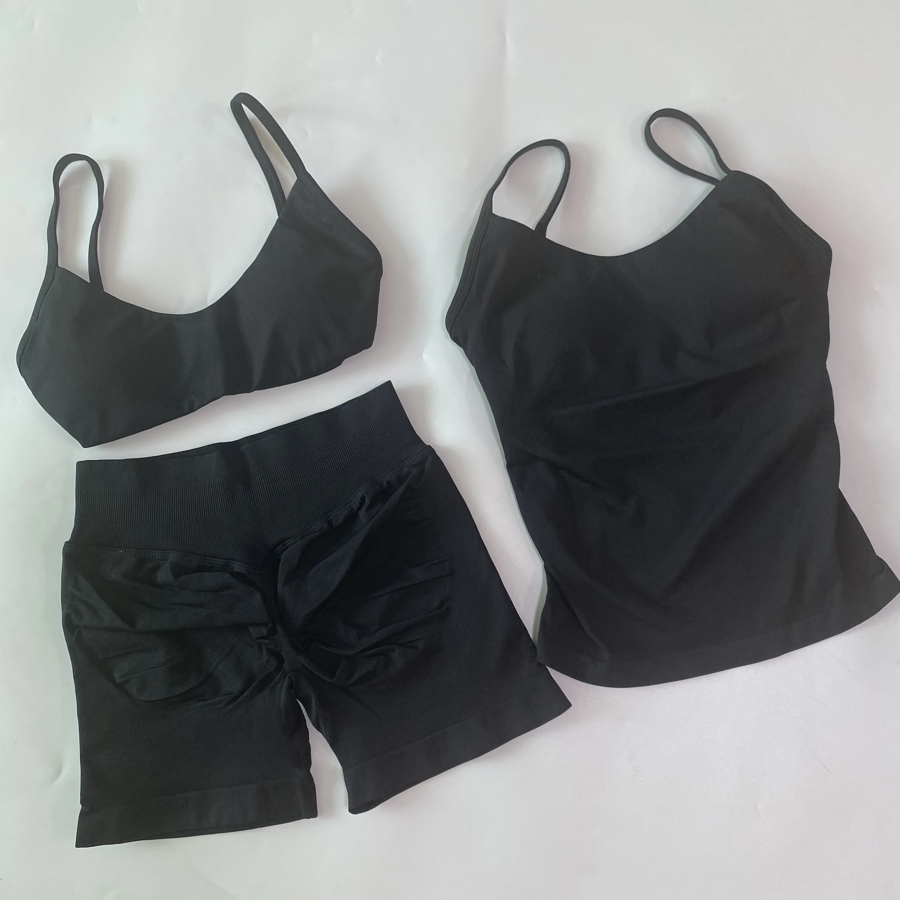 3-teiliges Set für Damen: Sport-BH mit Rundhalsausschnitt + Oberteil + hochtaillierte Yoga-Shorts mit Scrunch-Effekt, Fitness-Workout-Set, Sportbekleidung, Activewear – Detail 14