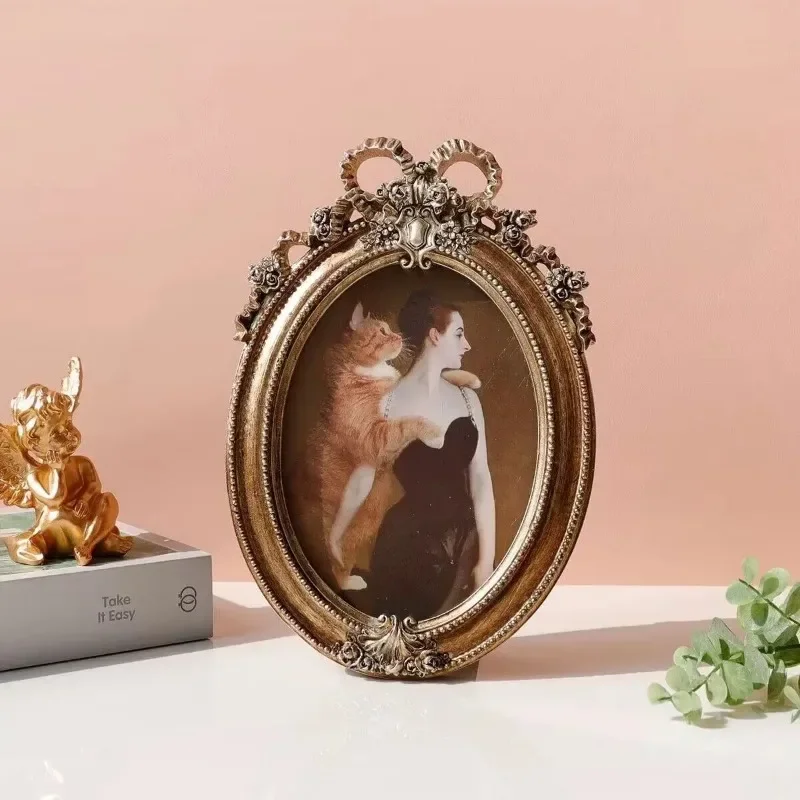 Golden Oval Resin Vintage Photo Frame Home and Table Decor Classic Wall Display Timeless Design