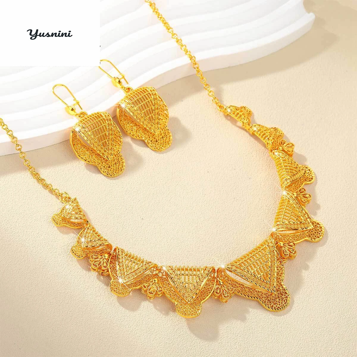 

Fashion Dubai United States 24K Gold Plated Customized Necklace Earrings as Wedding Christmas Gift for Lover DD10949