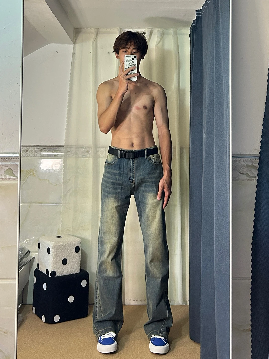 

Американские джинсы-клеш с эффектом потертости для мужчин, с высокой талией, удлиняющие ноги, прямые брюки для подростков и мужчин