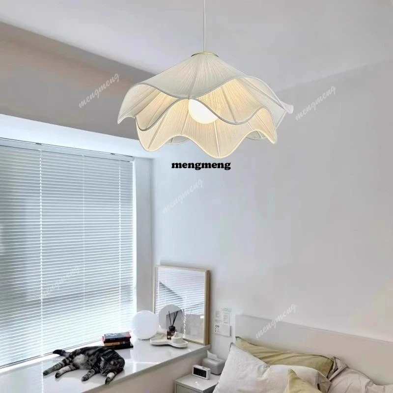 

French chandelier main lamp Nordic cream wind warm romantic master bedroom Zhongshan lamps