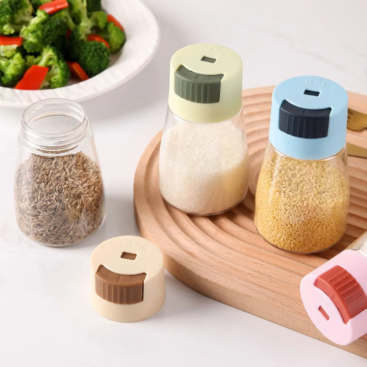 Push Type Seasoning Bottle Salt Pepper Shaker Set Kitchen Spice Salt Paprika Pepper Cumin Powder Sugar Dispenser