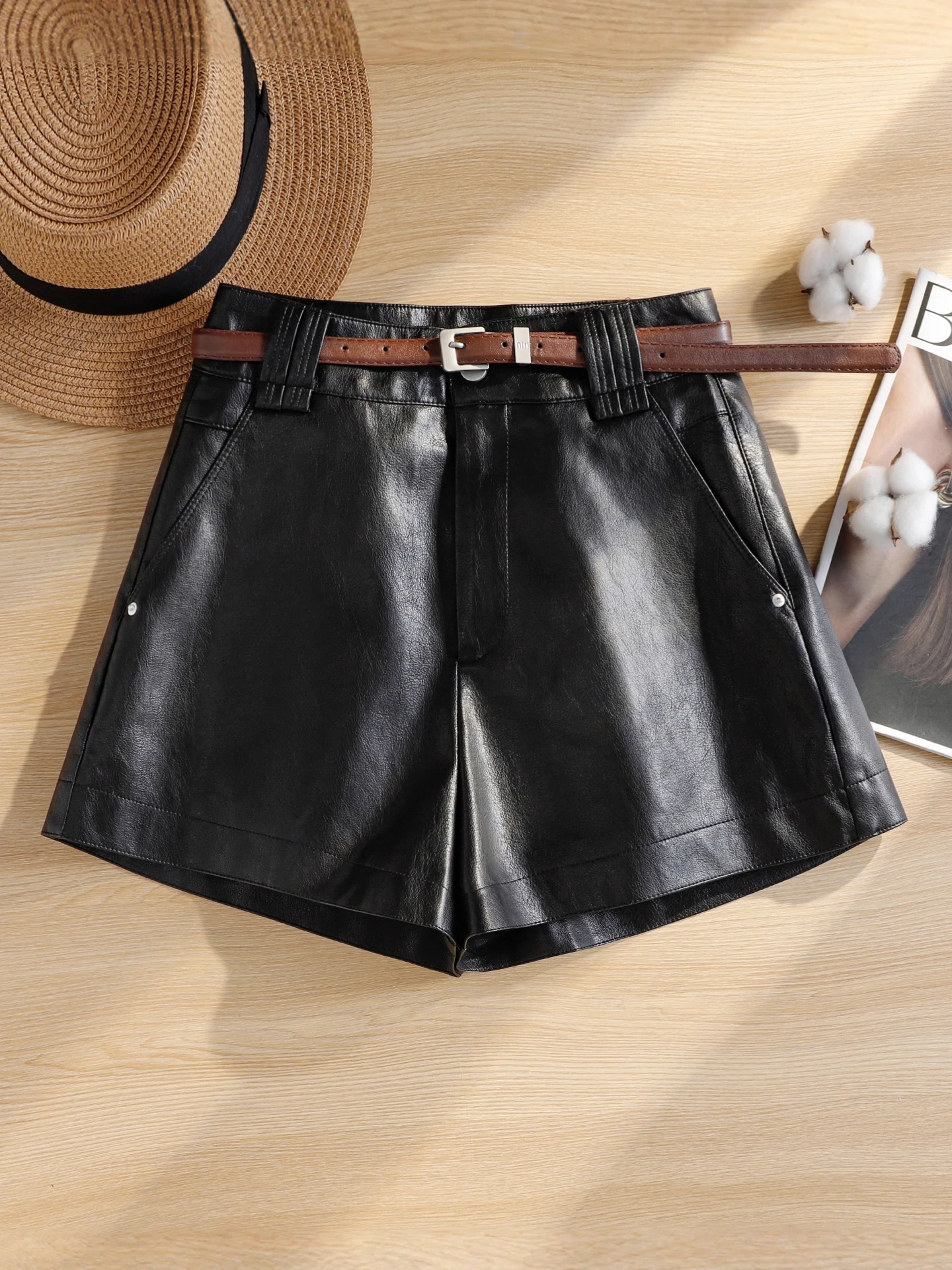 

Женские шорты из искусственной кожи с высокой талией, весенняя новинка, утягивающие, с широкими штанинами, в стиле брюк-клеш, повседневная верхняя одежда, модный корейский стиль