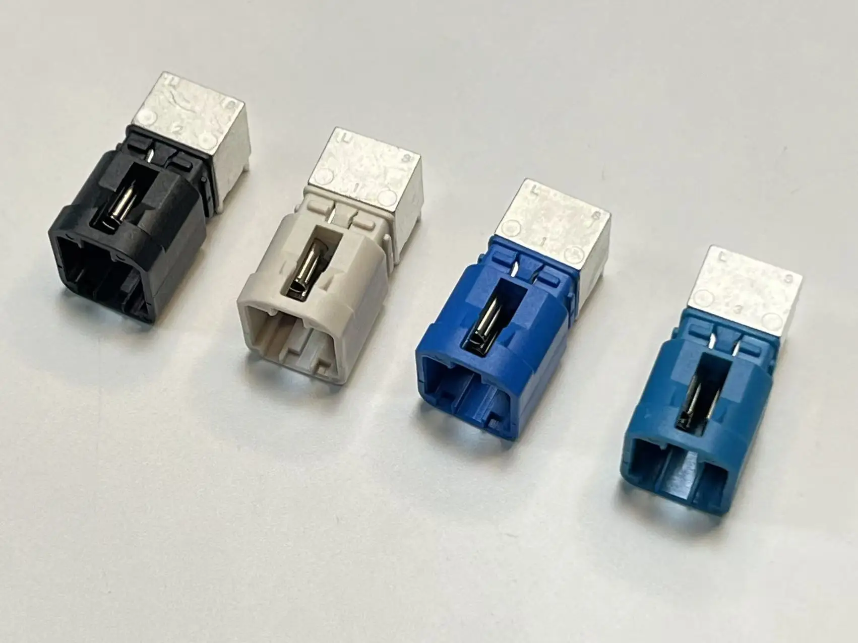 MINI FAKRA 4 IN 1 PCB Header， Equivalent to TE Mate-ax,  2304168， 2321775