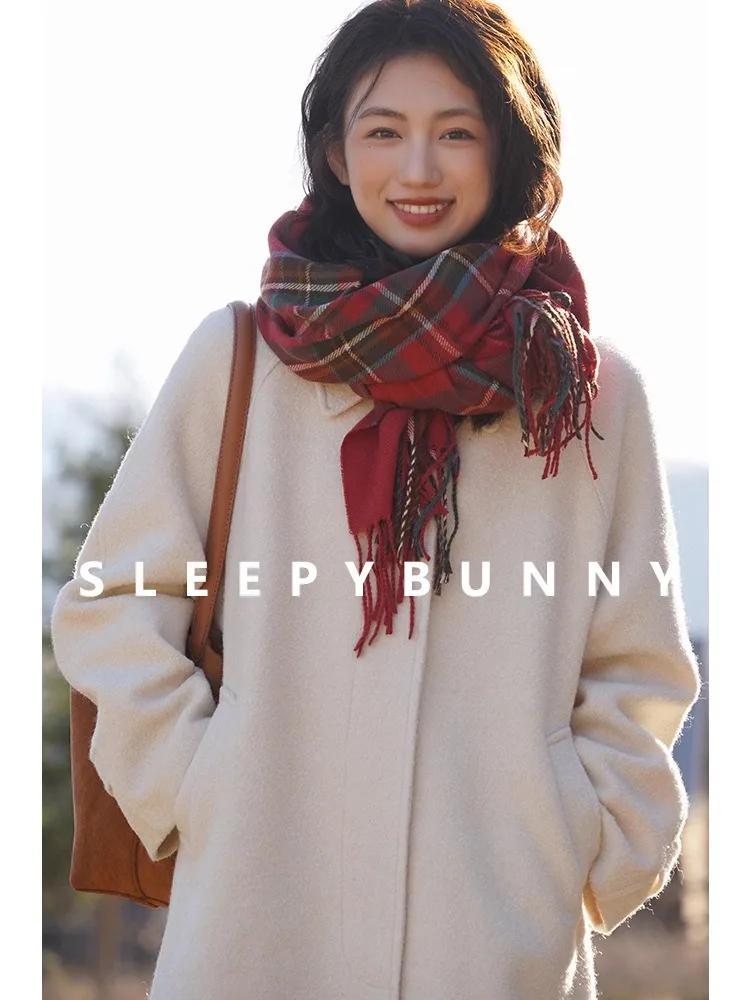 

Vintage Woolen Coat for Women Elegant Long Overcoat with Dog-Shaped Gold Buttons Winter Warm Lapel Jacket for Daily Office Look