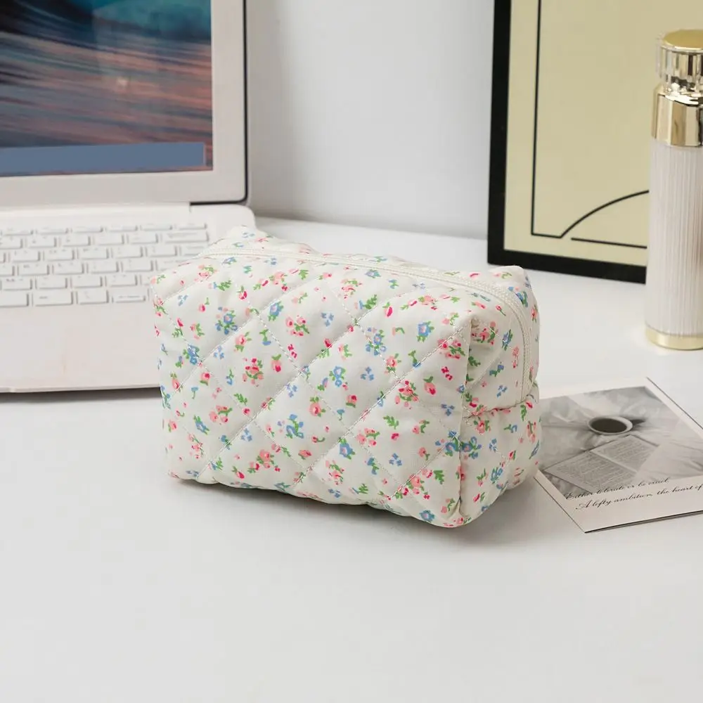 Portable Quilted Cotton Cosmetic Bag Flower Printed Large Capacity Makeup Bag Travel Organizer Toiletry Bag