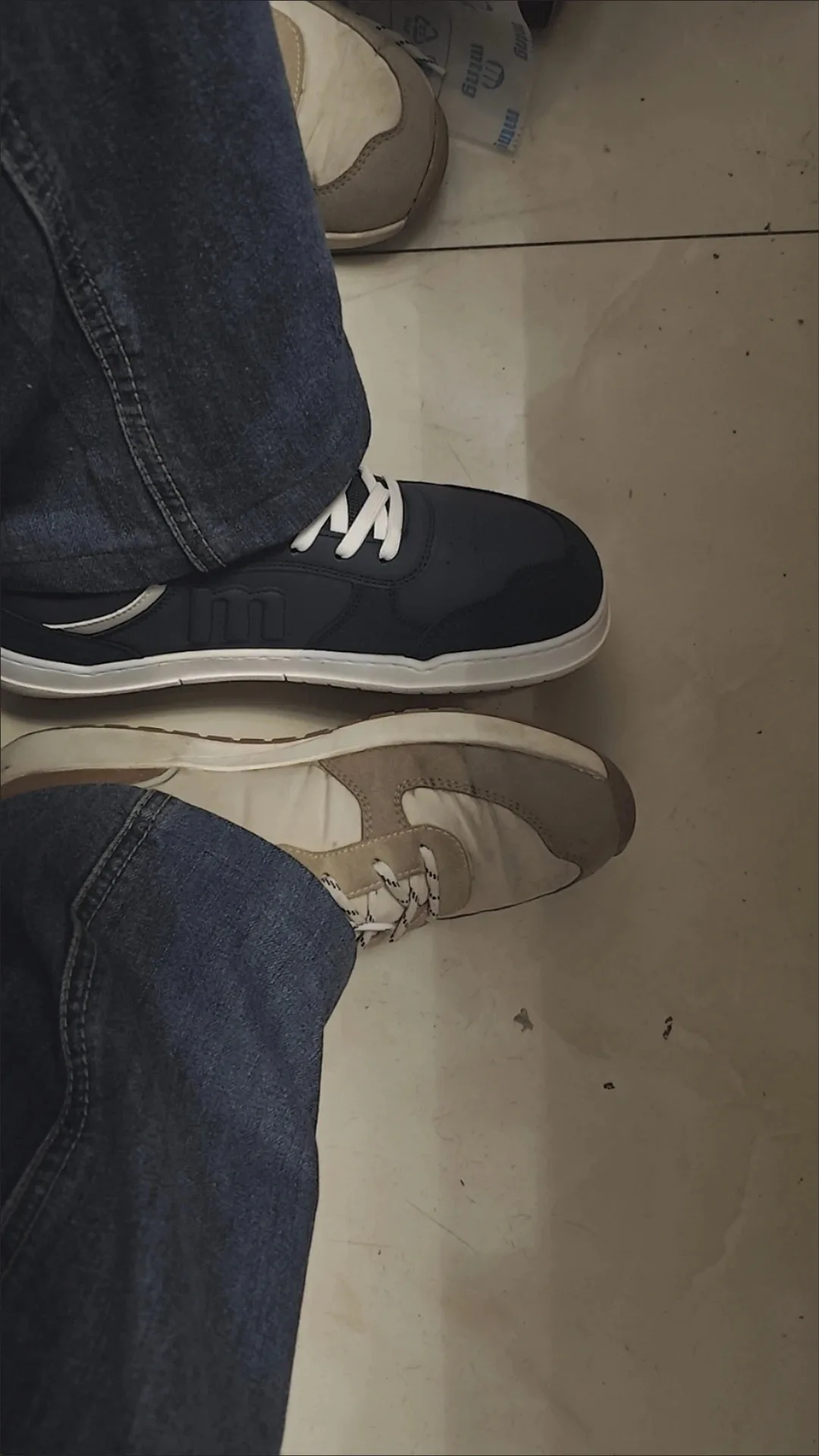 

Men's Wide-Fit Outdoor Jogging Shoes Unisex Flat-Soled Anti-Slip Walking Trainers Casual Hiking Sports Shoes