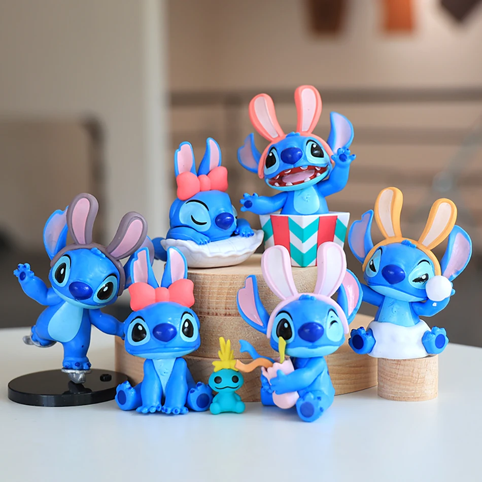 Figurka Stitch Blind Box Seria Zimowa Anime Kawaii Stitch Anime Kreskówka Dekoracja Samochodu Tortu Pokoju Model Lalki Prezent Urodzinowy dla Dziewczynki
